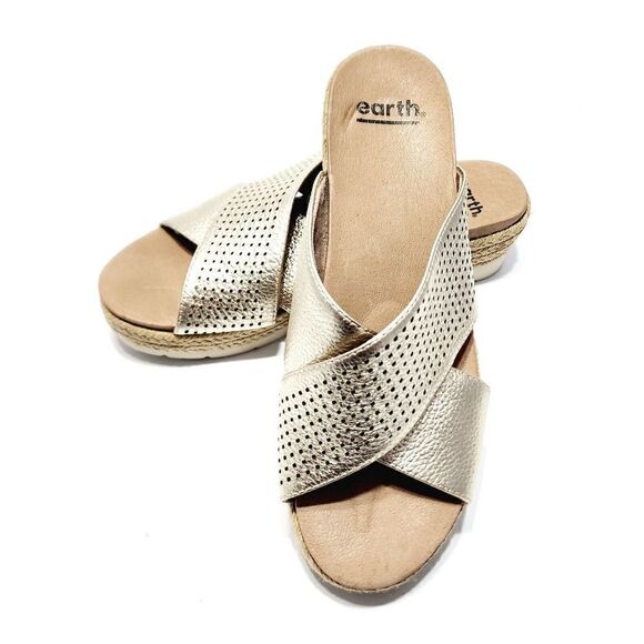 Earth Modena Marigold Sandals Women's Size 8 M Gold Perforated Leather Slides - Picture 1 of 8